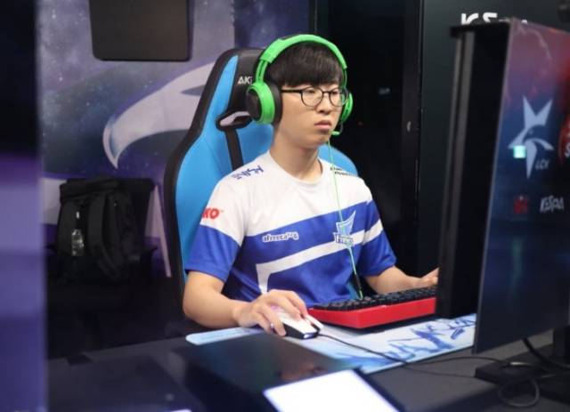 高压逼抢 高压逼抢