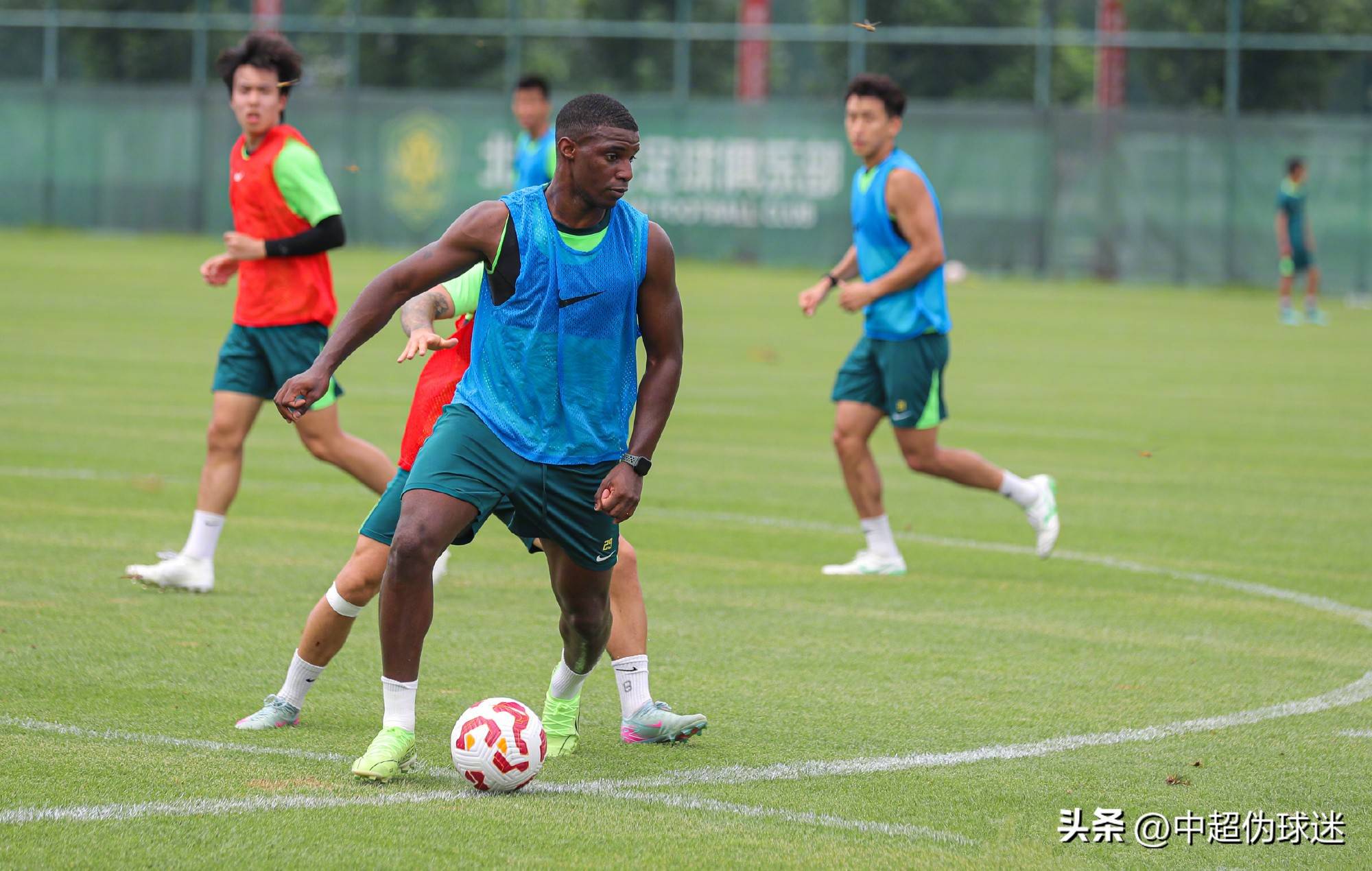 之间的个人 之间的个人